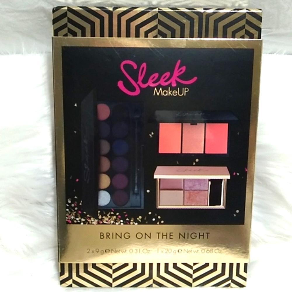 (#11) HP!! NWT Sleek Bring On The Night Makeup Set